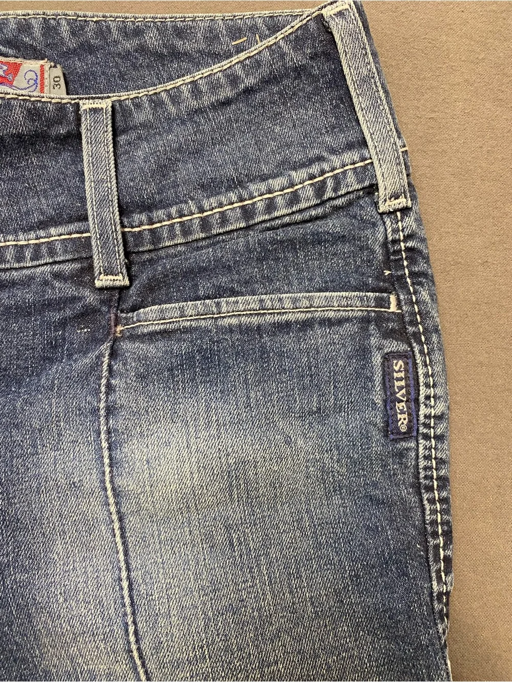 Silver Jeans Medium Wash Flare Jeans Low-Rise 30/33